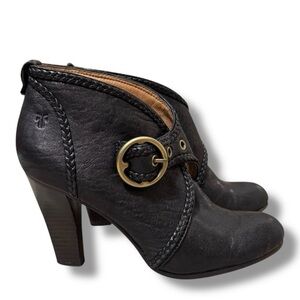 Frye Vicki Black Leather Ankle Boots 9M